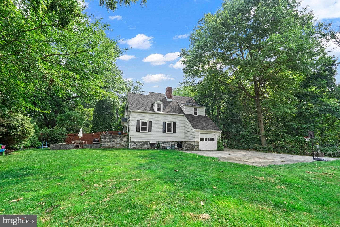 594 Haverford Road photo 16