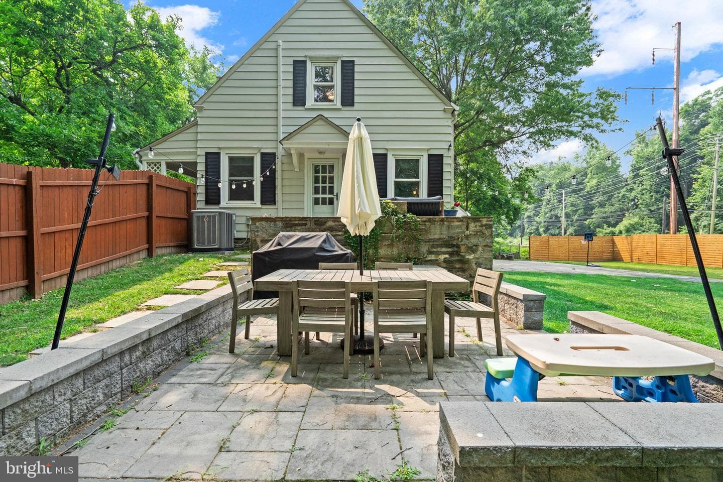 594 Haverford Road photo 17