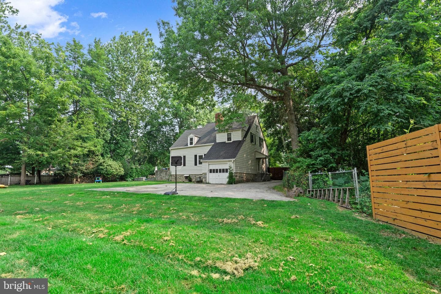 594 Haverford Road photo 35