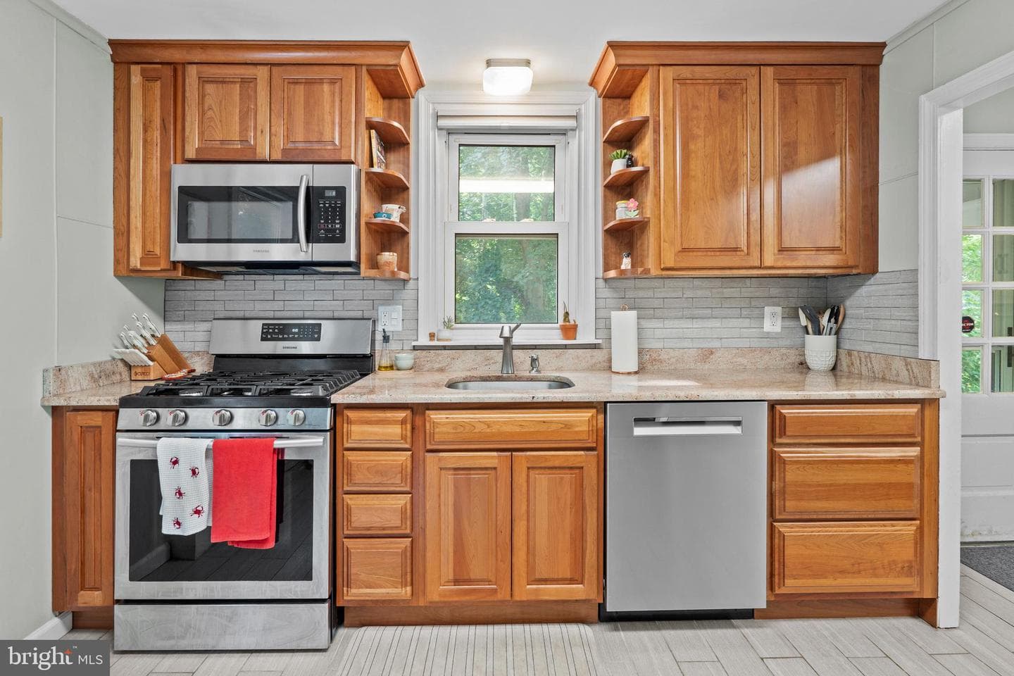 594 Haverford Road photo 8