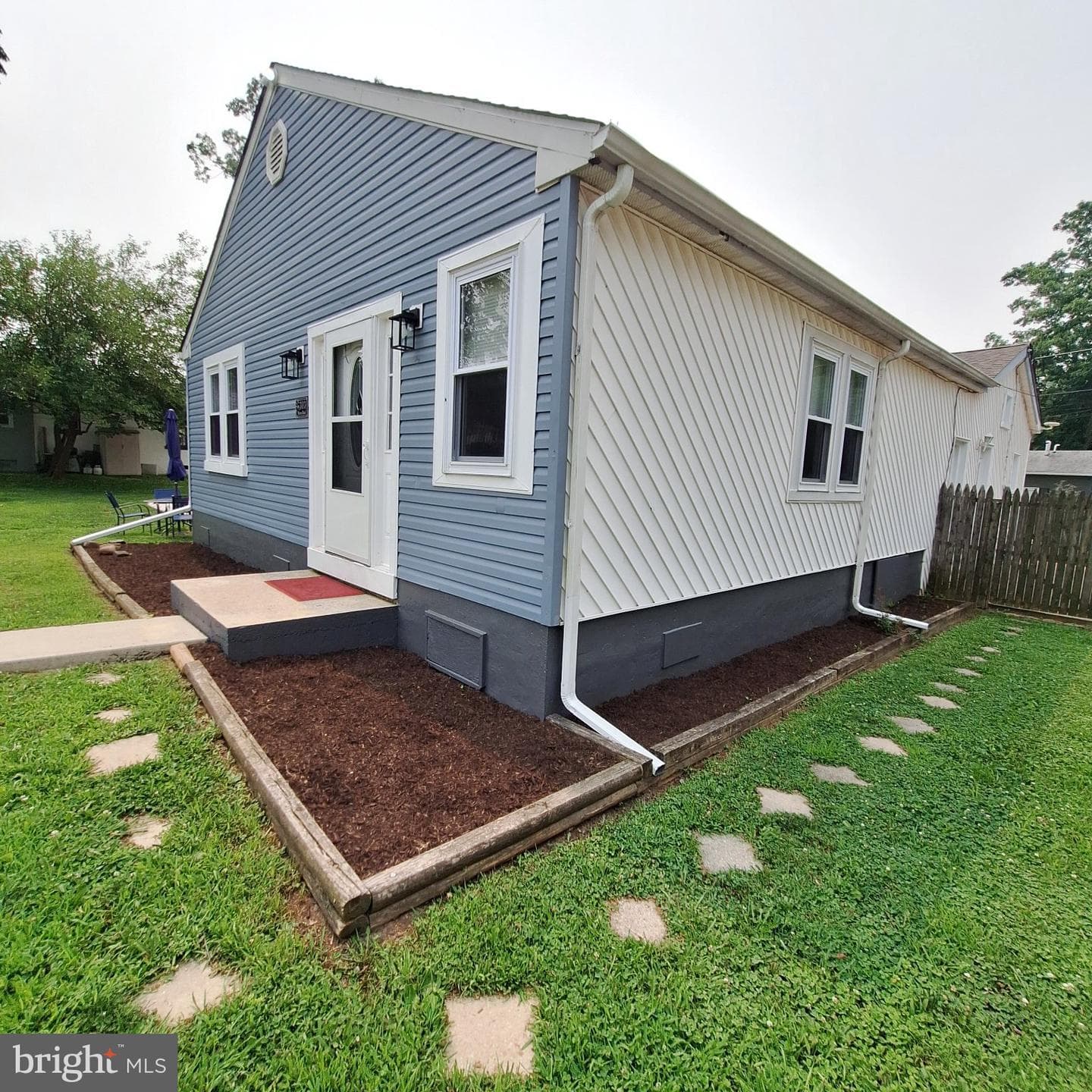 303 Moore Road photo 3