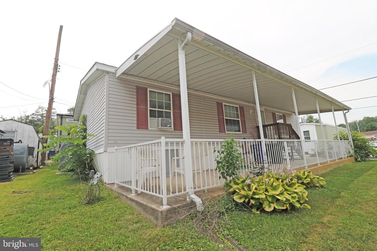 142 Third Avenue photo 4