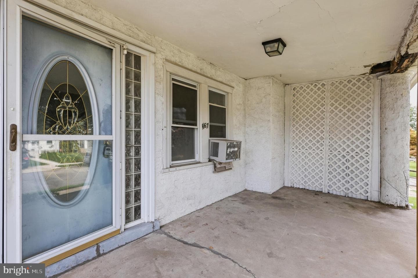 667 Rose Street photo 3