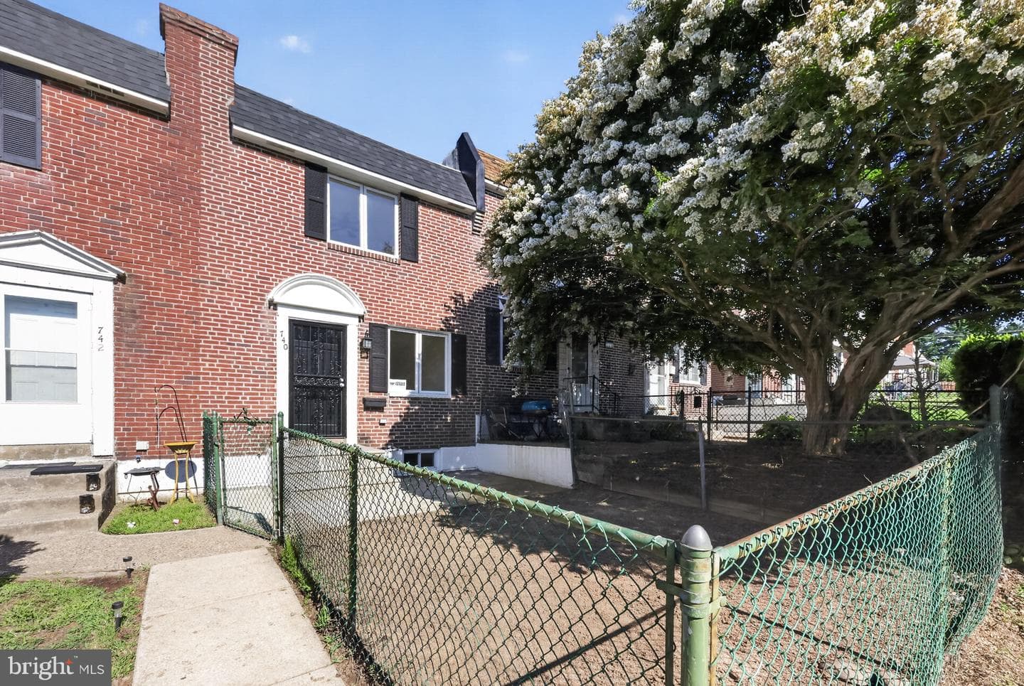 740 Taylor Drive photo 2