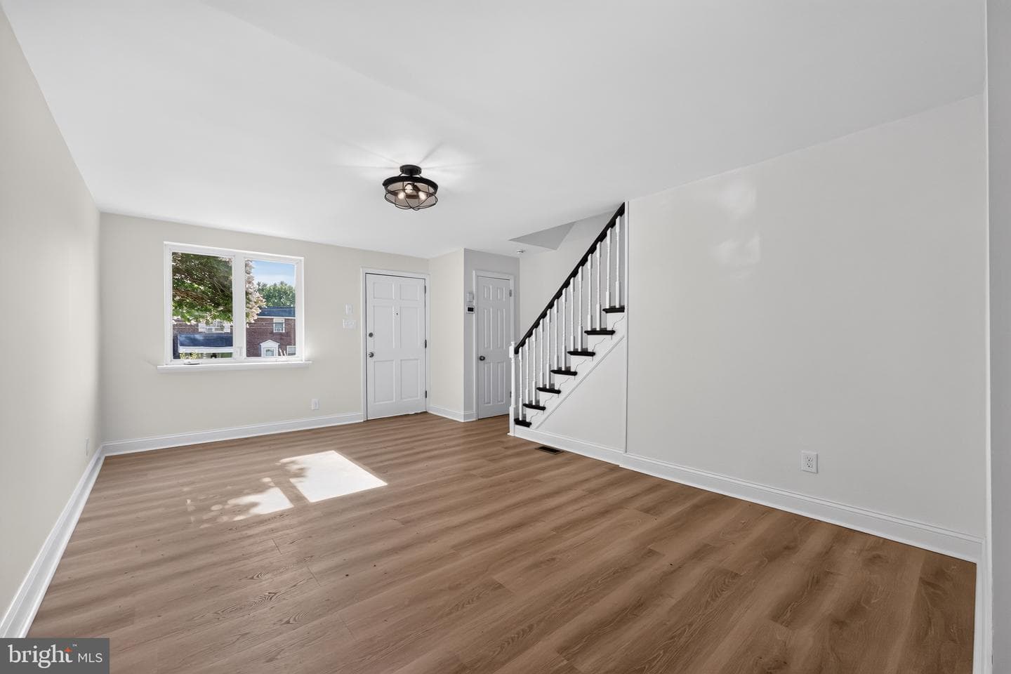 740 Taylor Drive photo 3