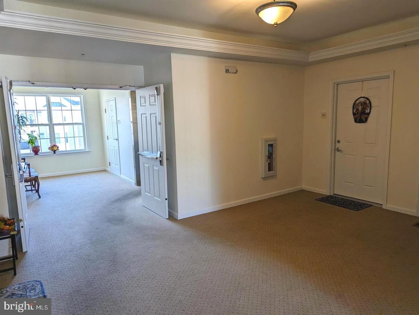 734 Creekside Drive photo 3
