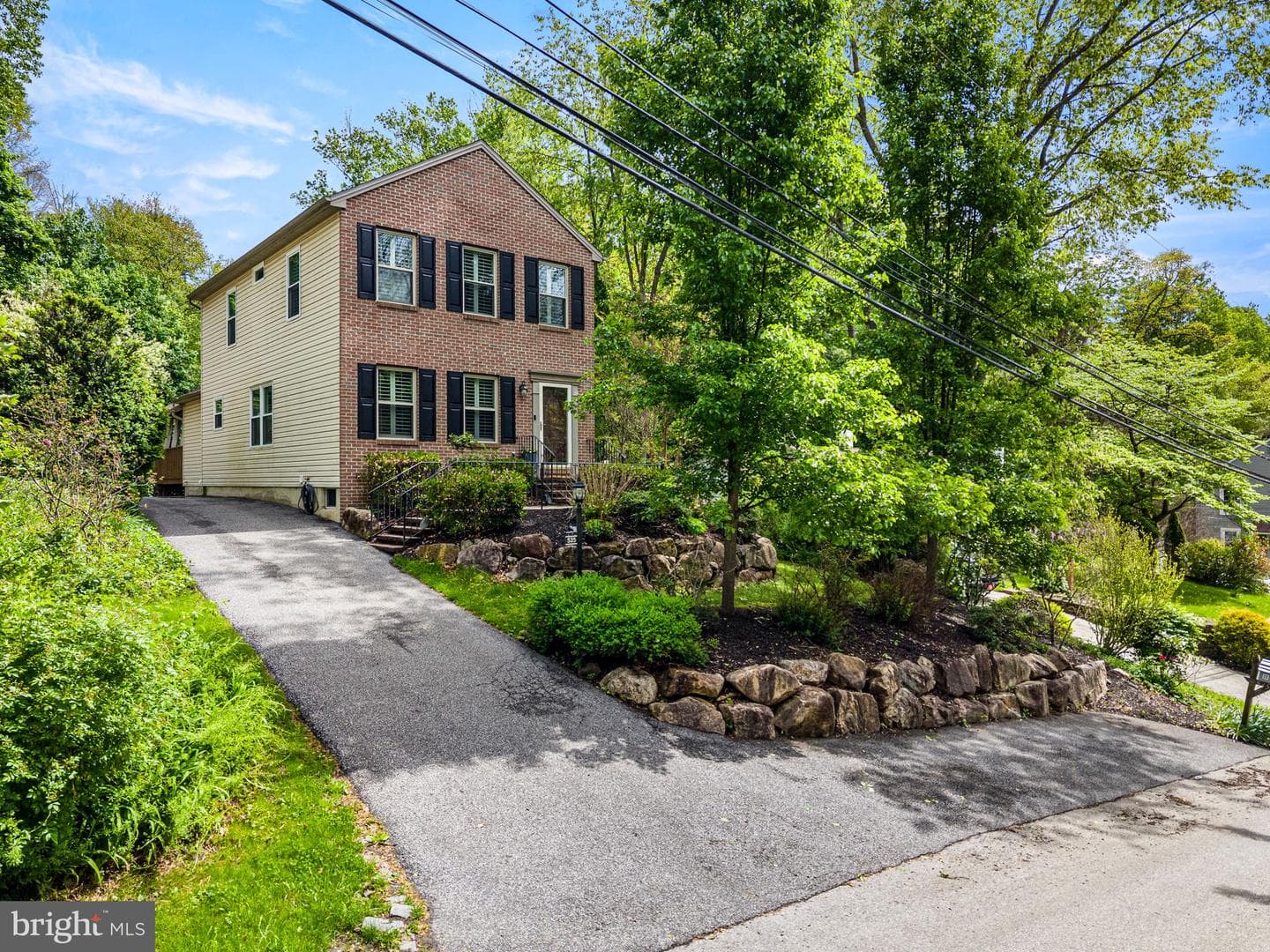 535 Ridge Avenue photo 1