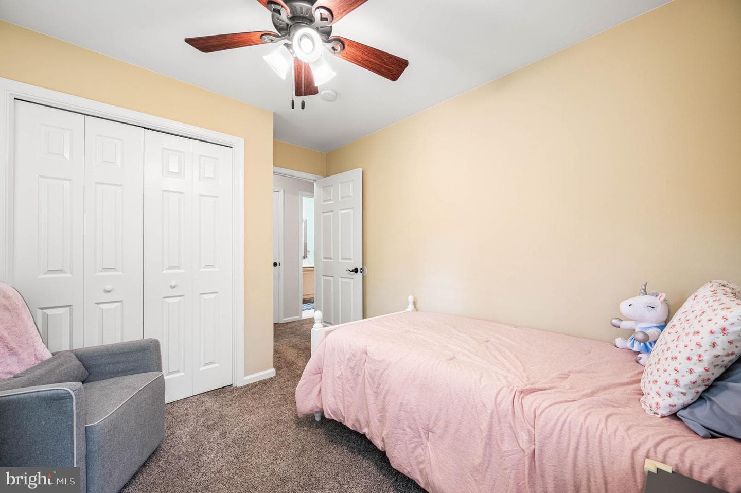 535 Ridge Avenue photo 24