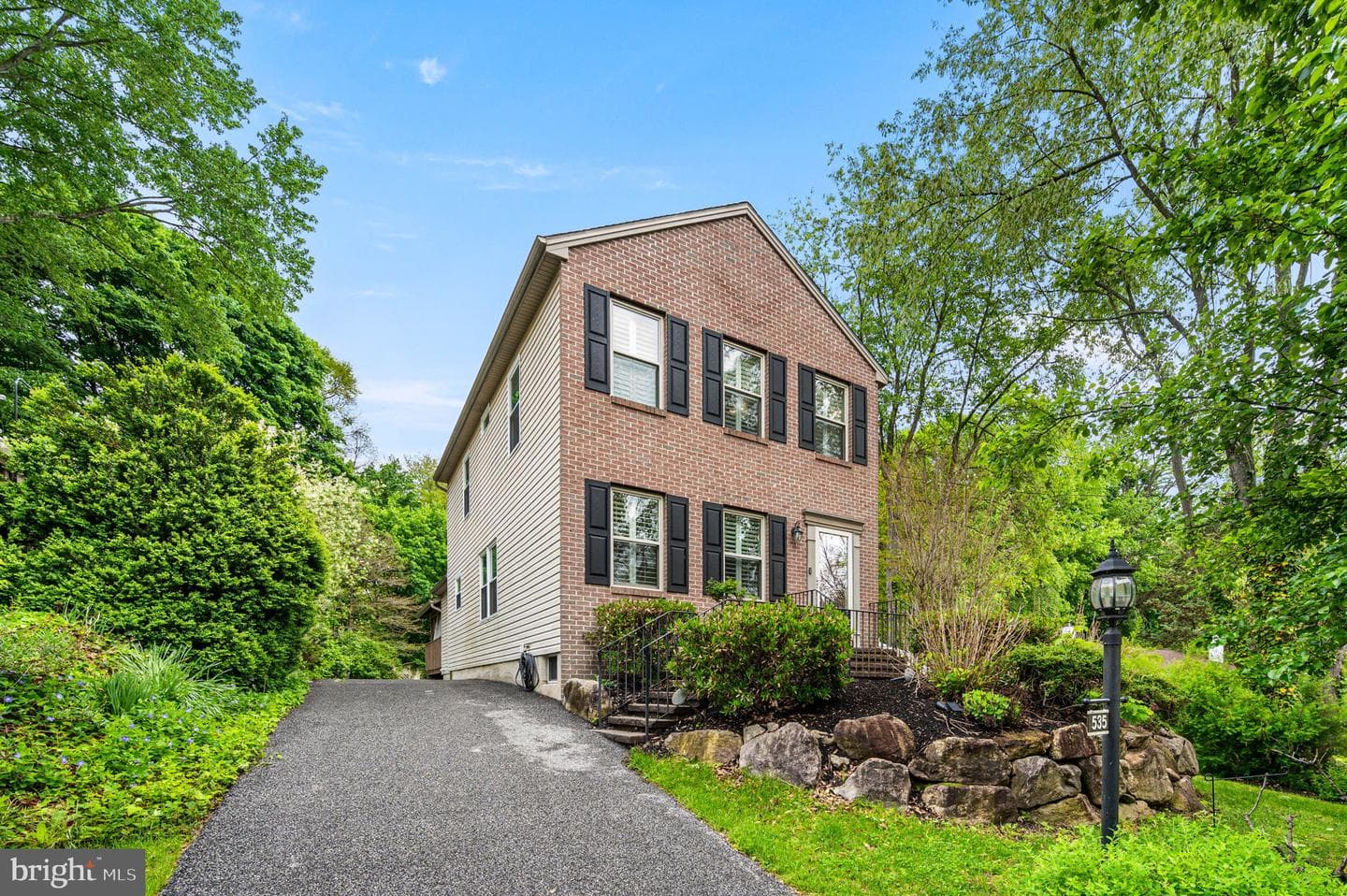 535 Ridge Avenue photo 42