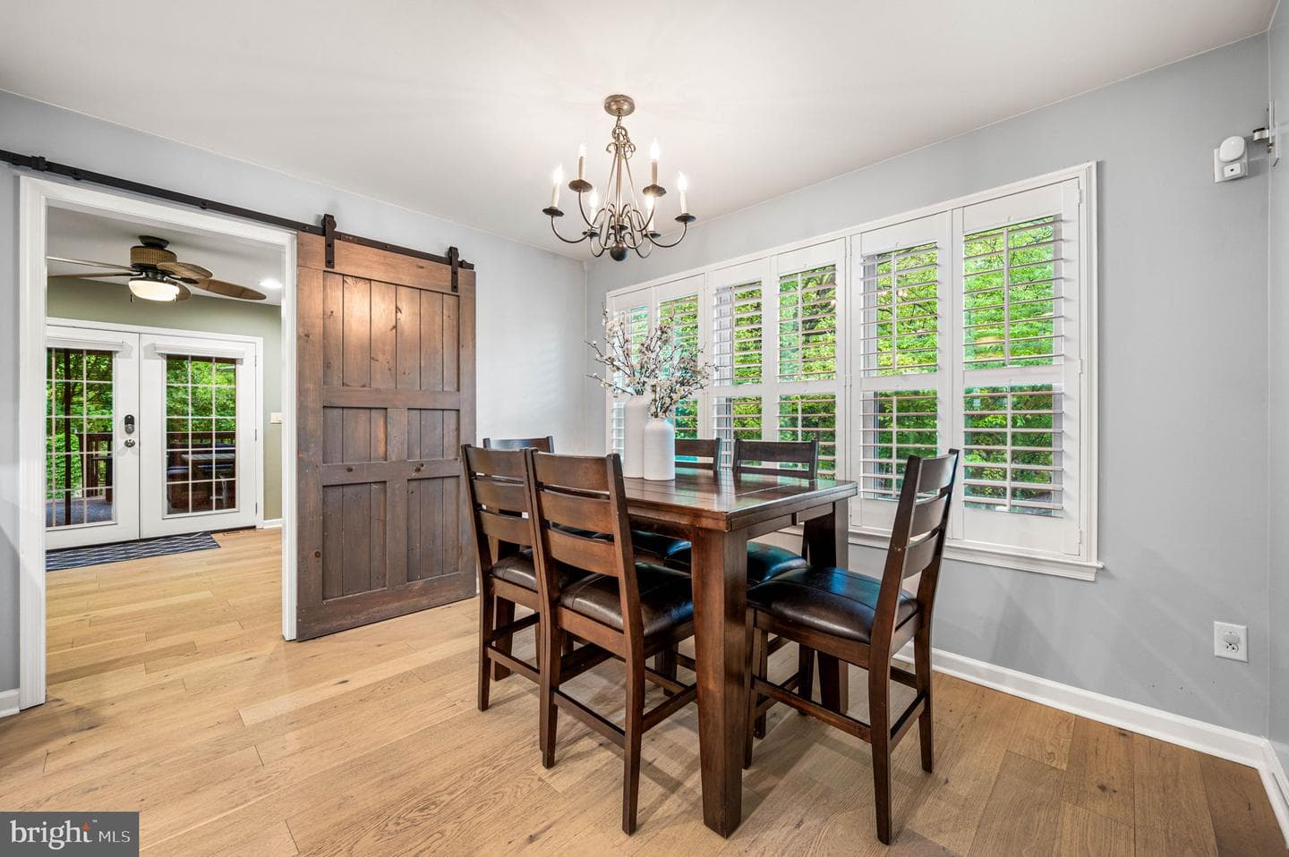 535 Ridge Avenue photo 8