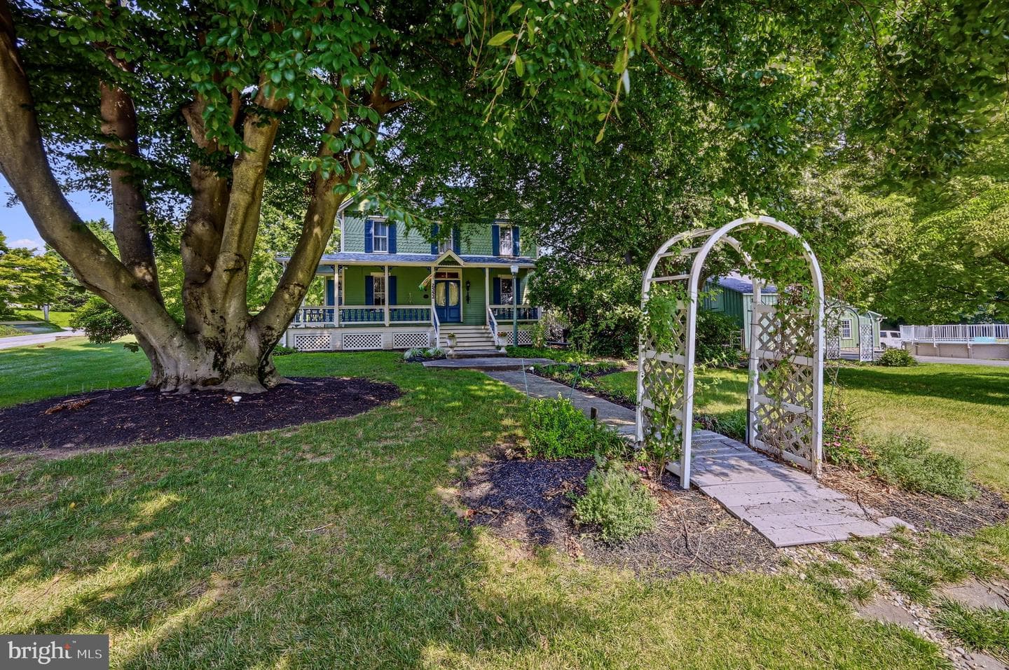 2552 Naamans Creek Road photo 3