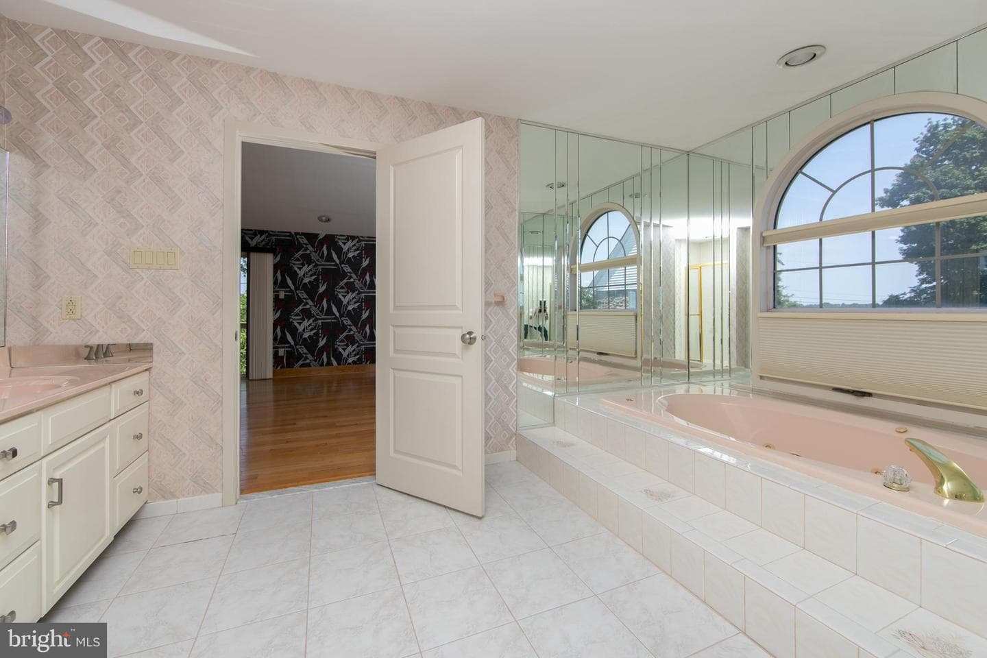 342 Northcroft Road photo 40
