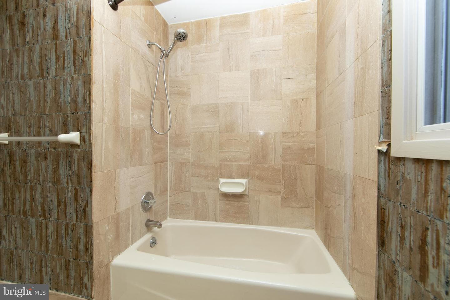 342 Northcroft Road photo 49
