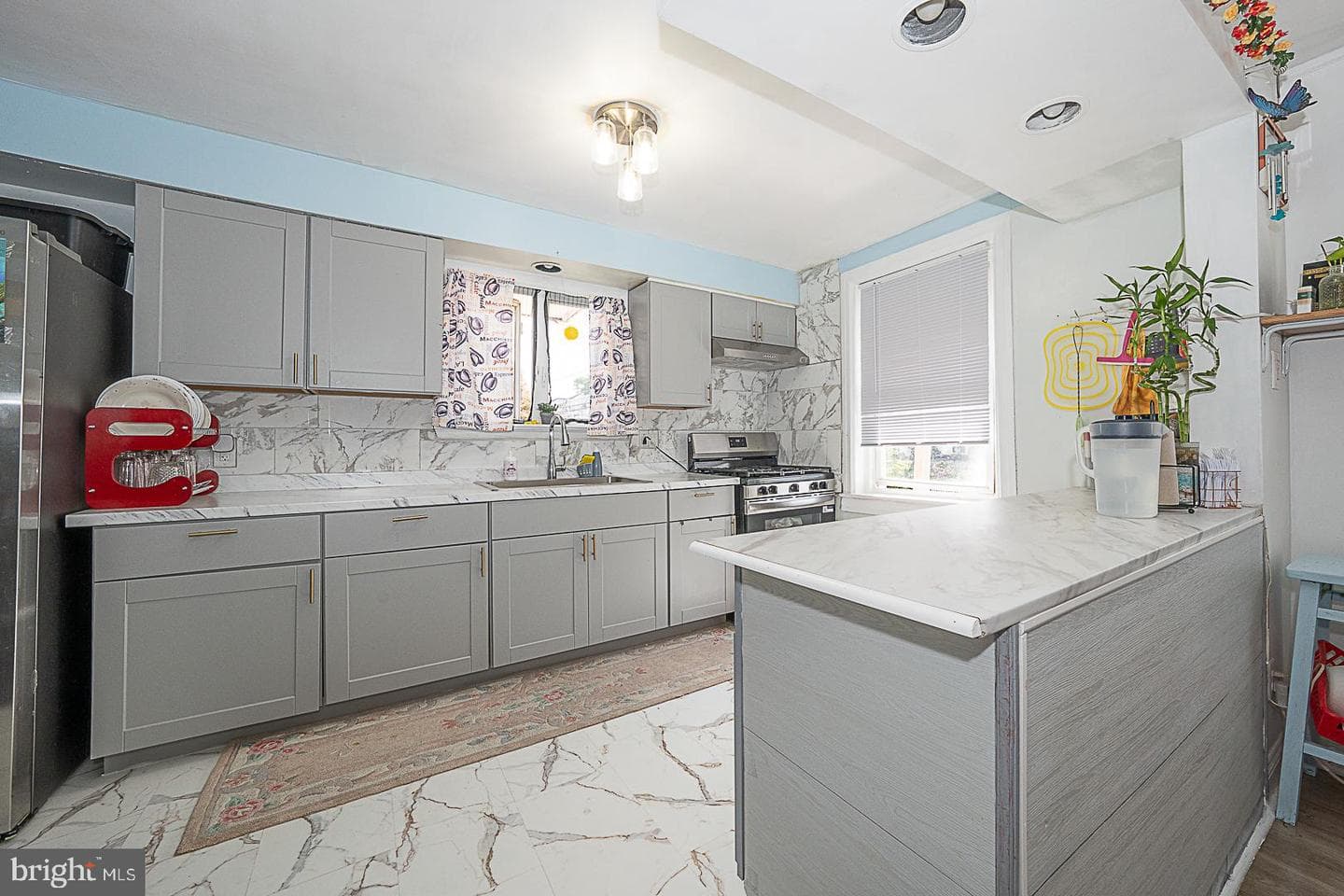 188 E Essex Avenue photo 16