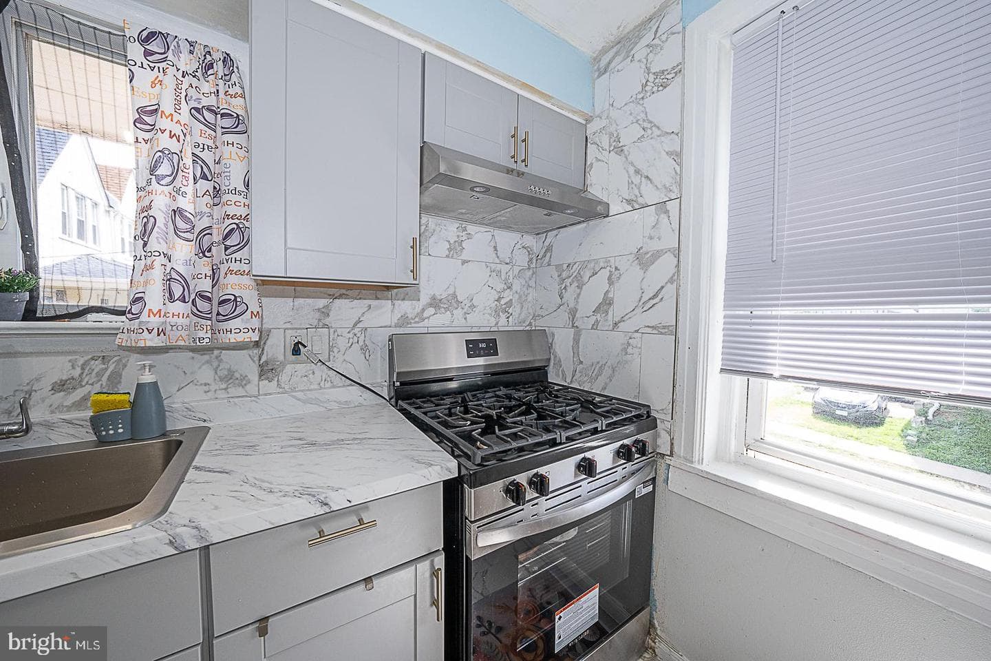 188 E Essex Avenue photo 21
