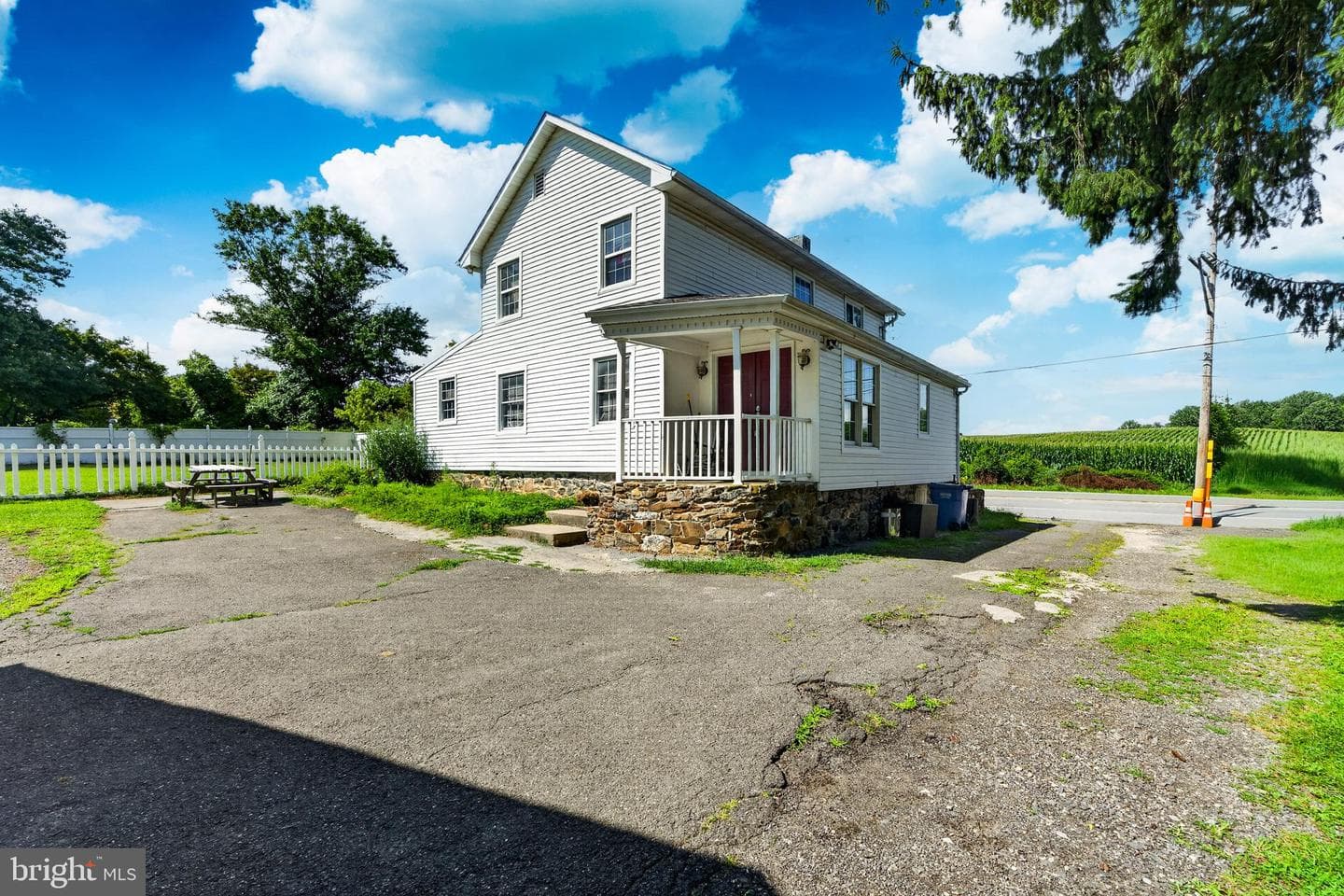 1140 N Middletown Road photo 1
