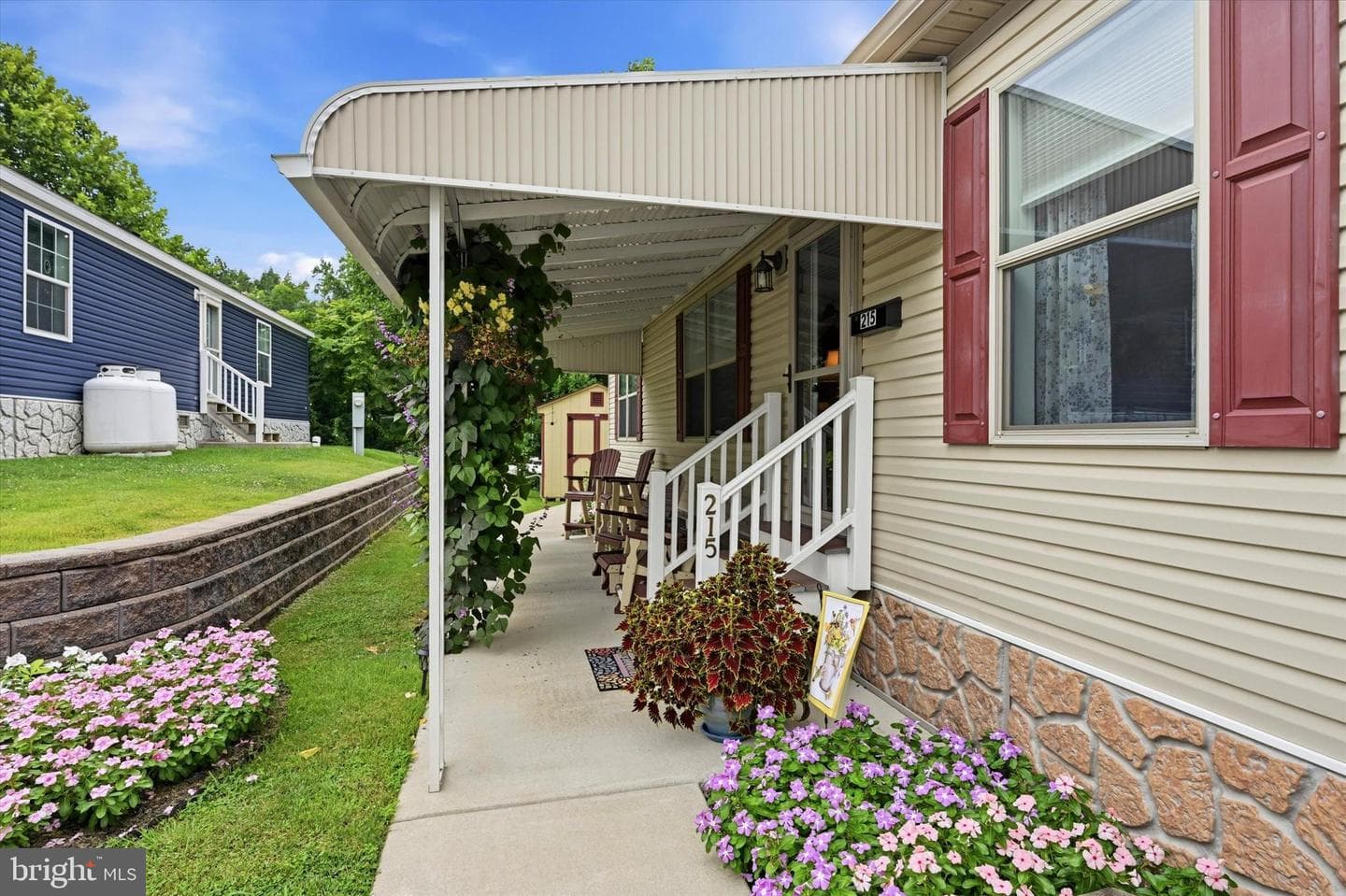 215 Park Drive photo 1