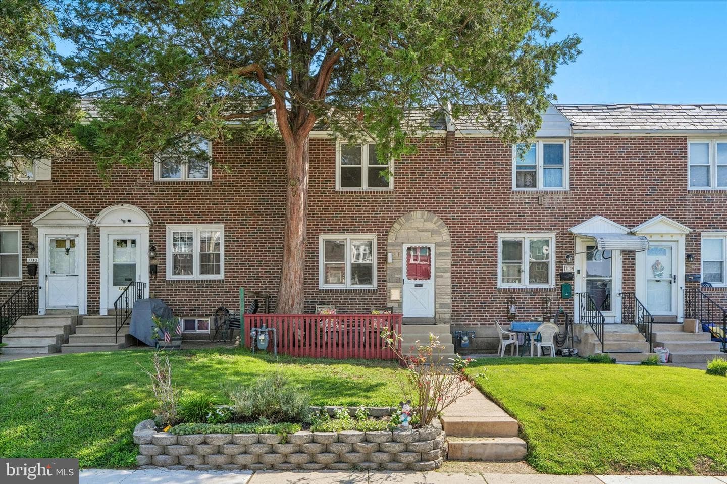 1141 Hollywood Avenue photo 1