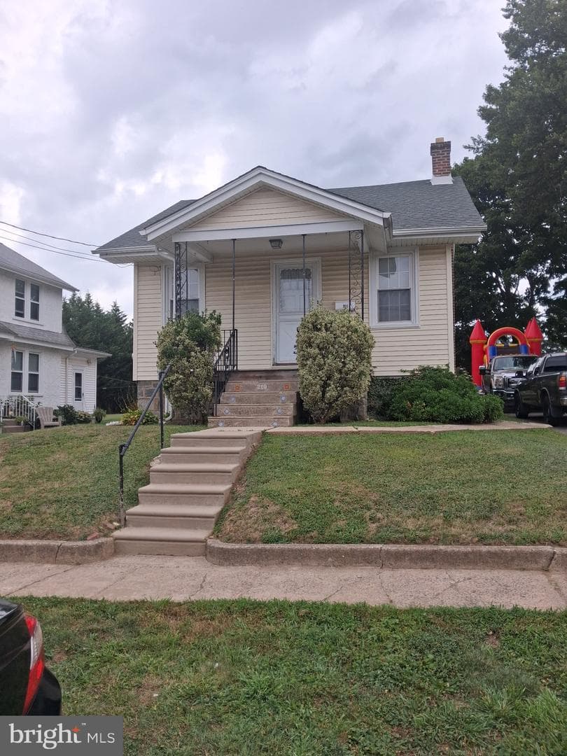 210 Ardmore Avenue photo 1