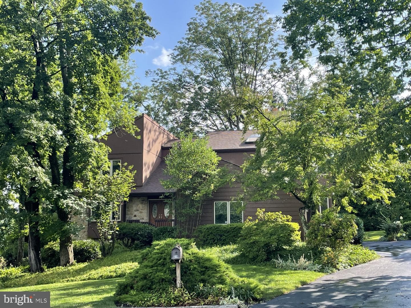 214 Cornell Drive photo 1