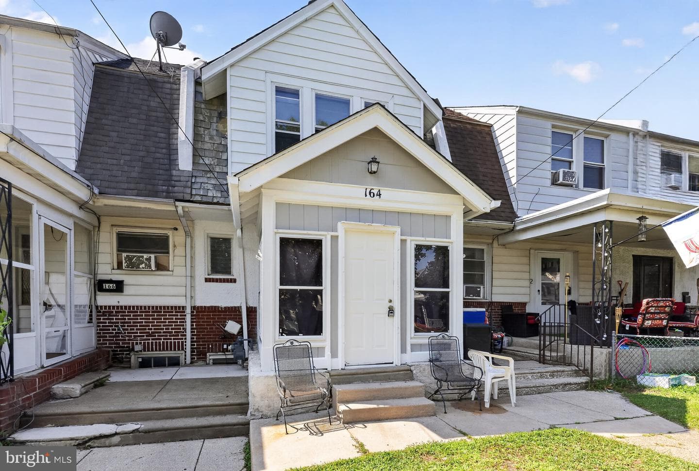164 Blackburn Avenue photo 1