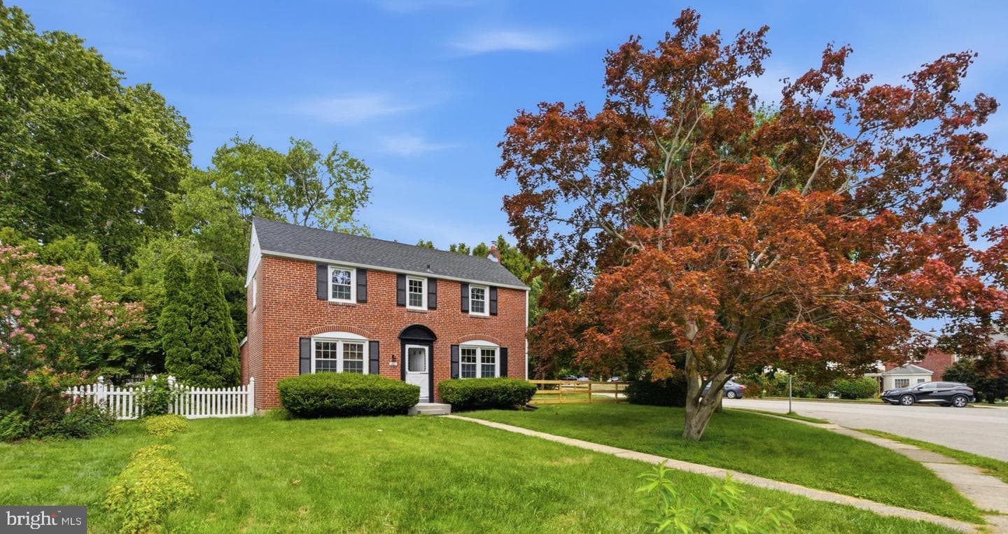 401 Twin Oaks Drive photo 1