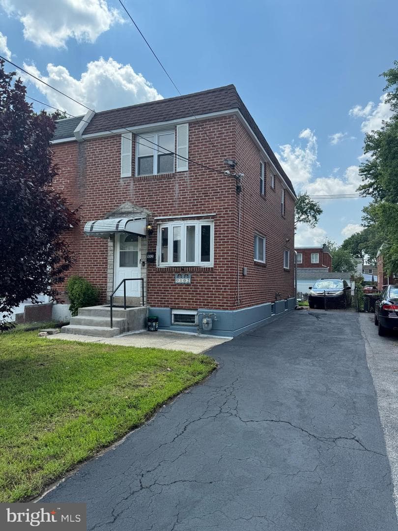 102 Lincoln Avenue photo 1