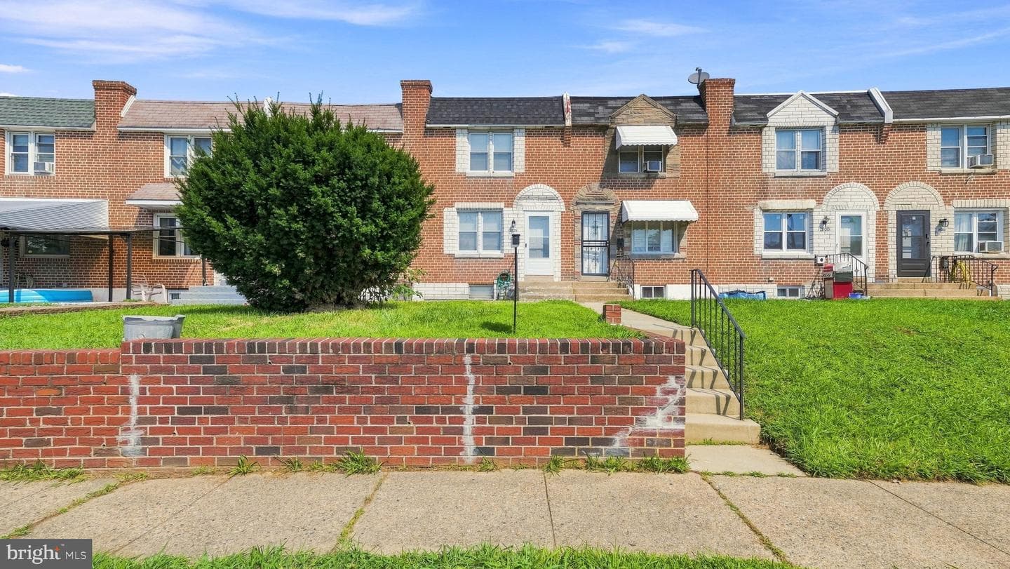 2026 Heather Road photo 1