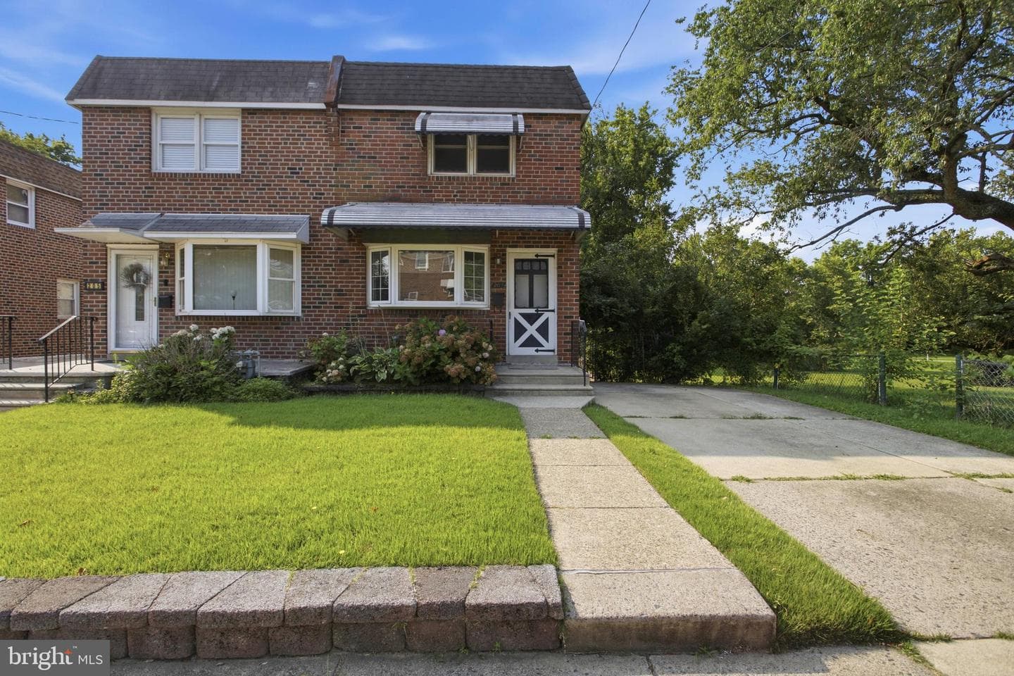 207 S Academy Avenue photo 1