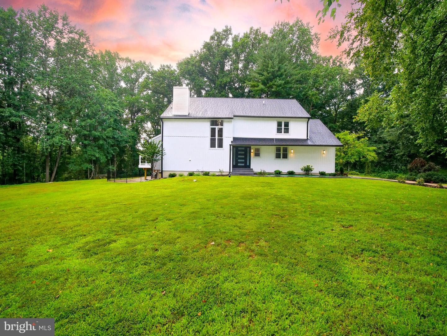 1375 Pond View Lane photo 1