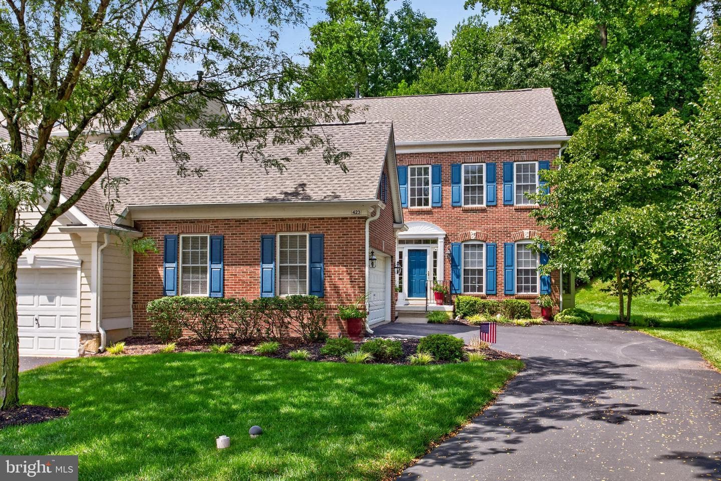 423 Merlin Road photo 1