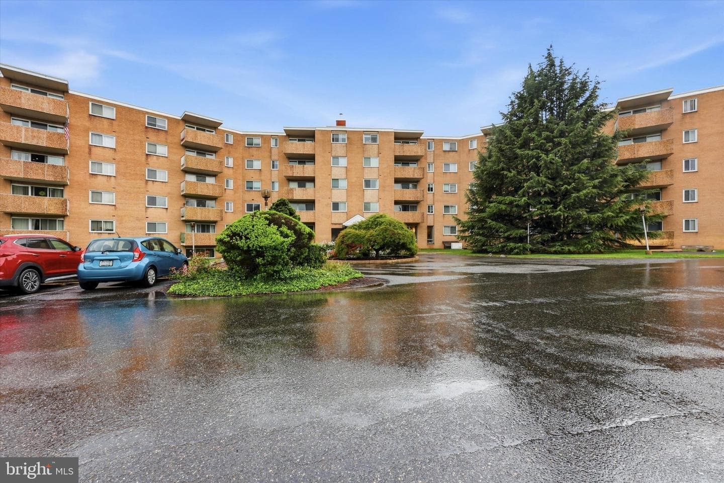 801 S Chester #306 photo 1