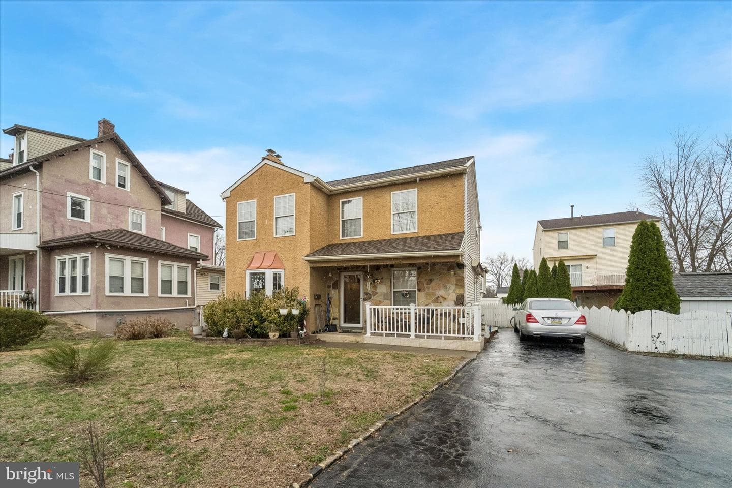 57 S Oak Ave photo 1