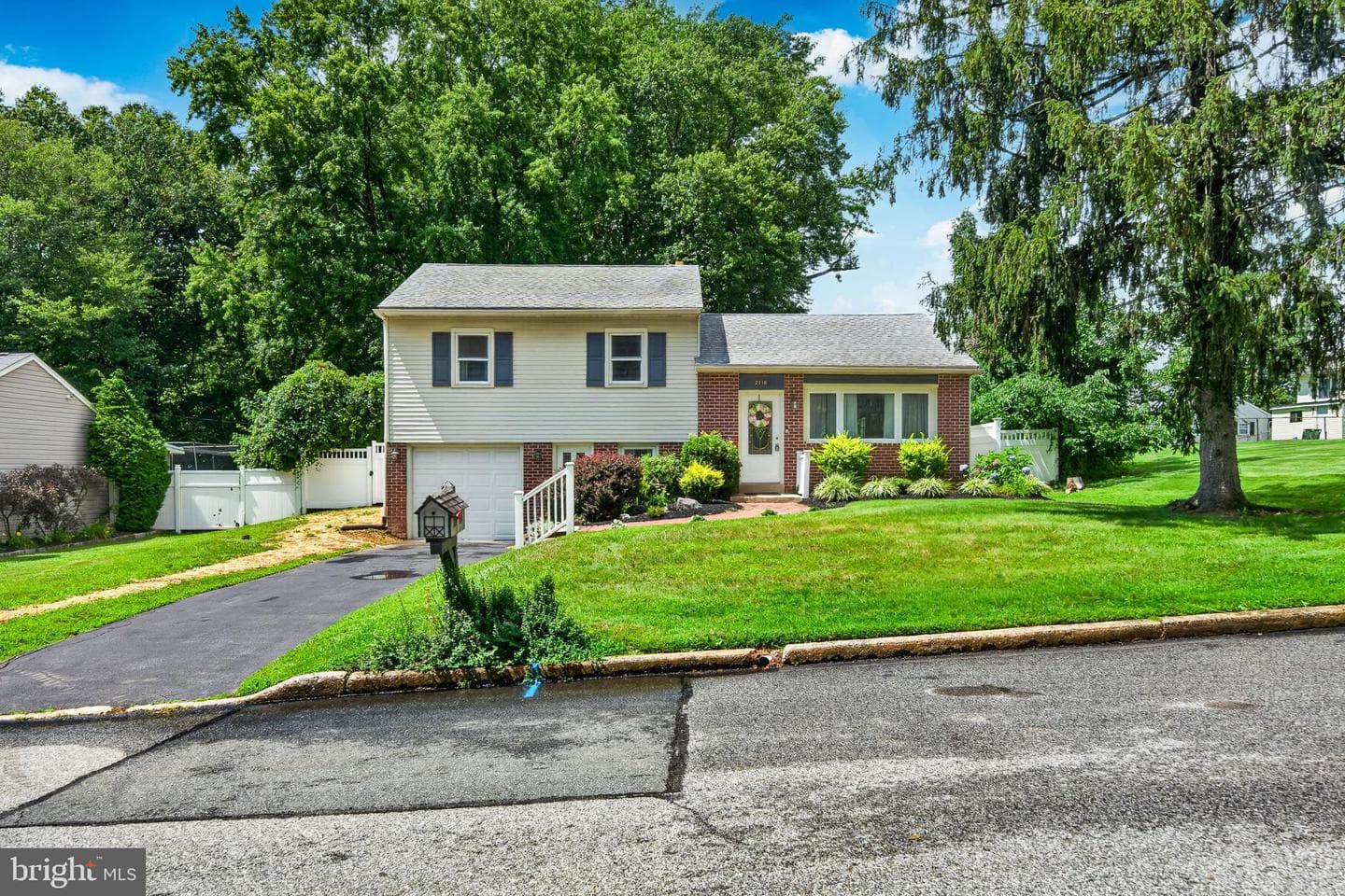 2716 Boudwin Avenue photo 1