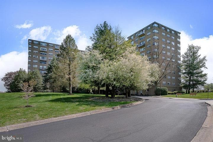 1030 Lancaster #717 photo 1