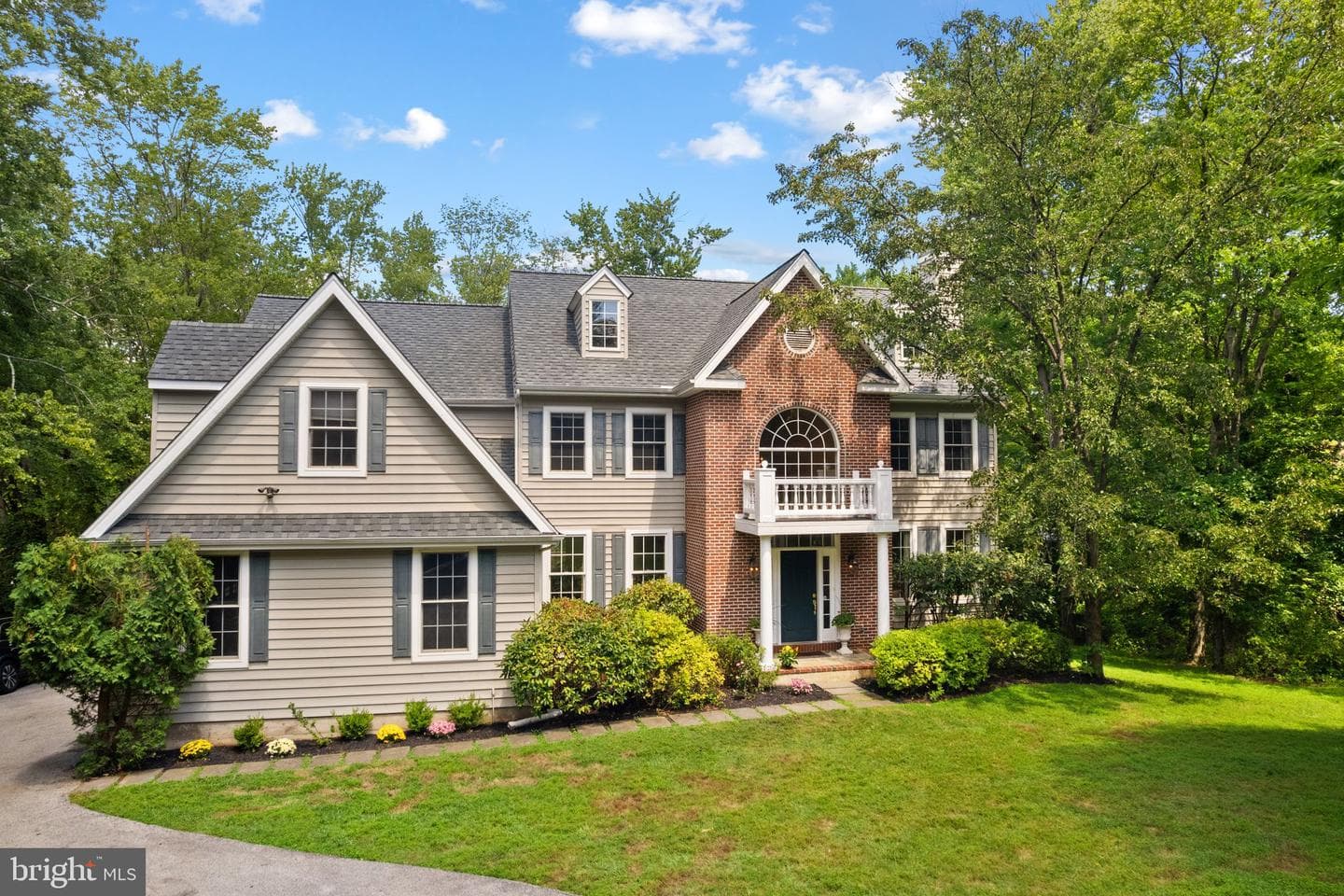 361 Malin Road photo 1