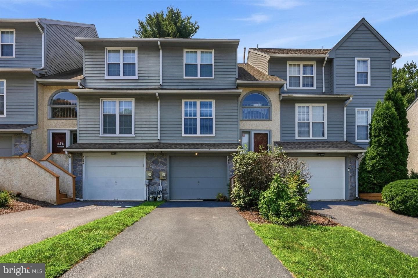 141 Knollwood Court, Aston