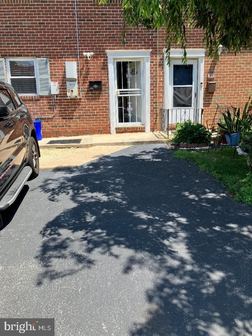1513 Roosevelt Drive photo 1