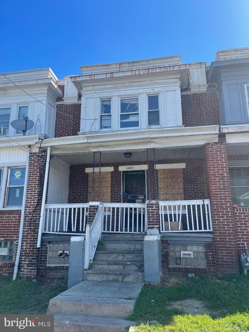 1037 McDowell Avenue photo 1