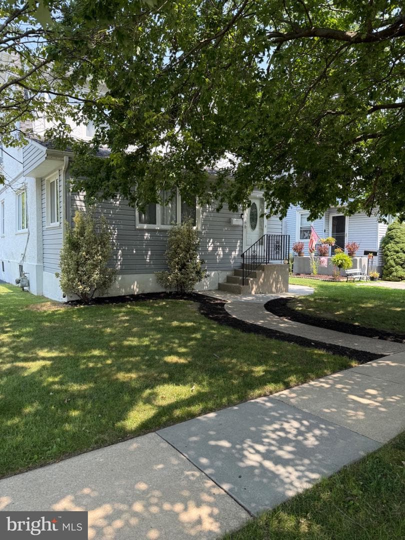 107 Urban Avenue photo 1