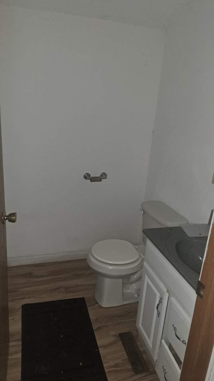 939 1/2 W 3rd Street photo 8