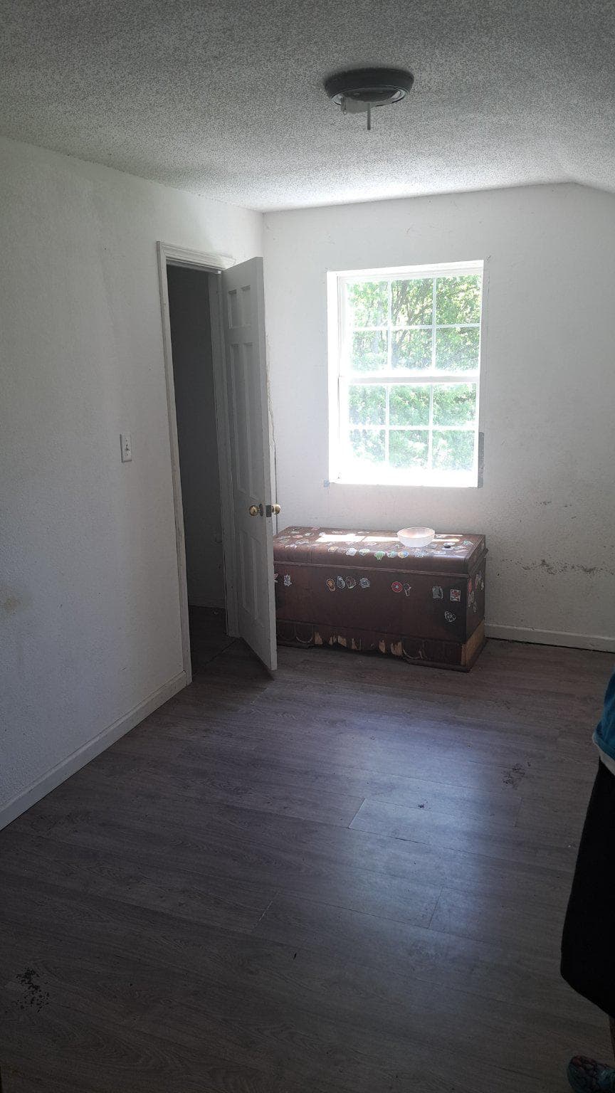 939 1/2 W 3rd Street photo 9