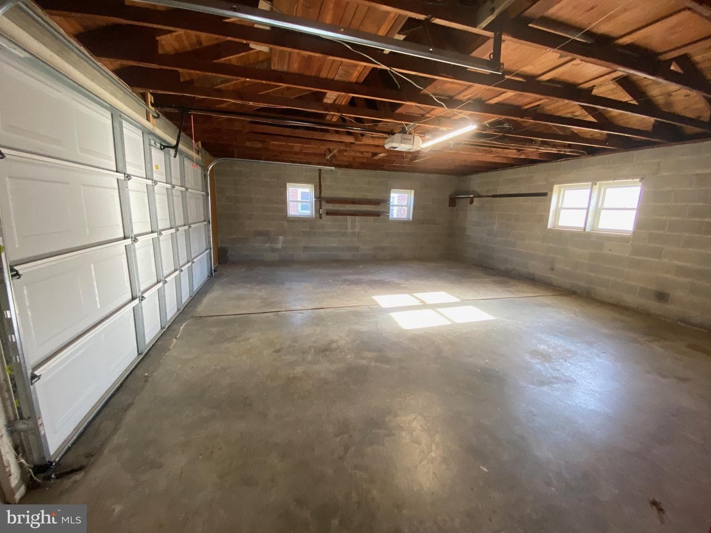 2086 Lincoln Way East E photo 35