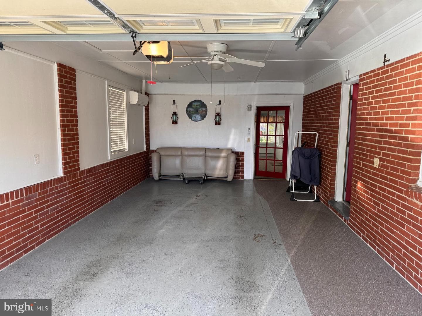 215 University Drive photo 9