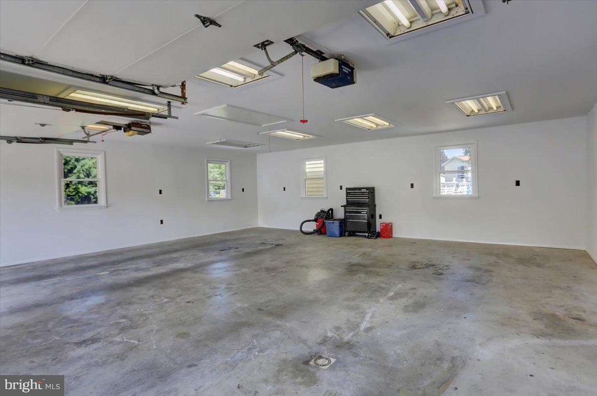 4631 Church Road photo 33