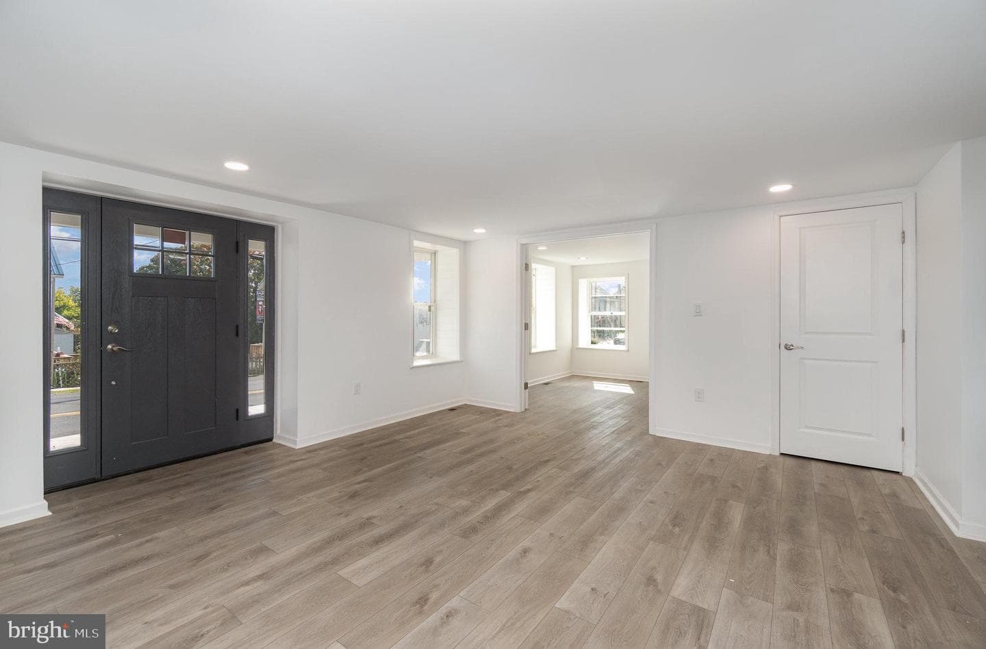 7185 Lincoln Way West photo 3