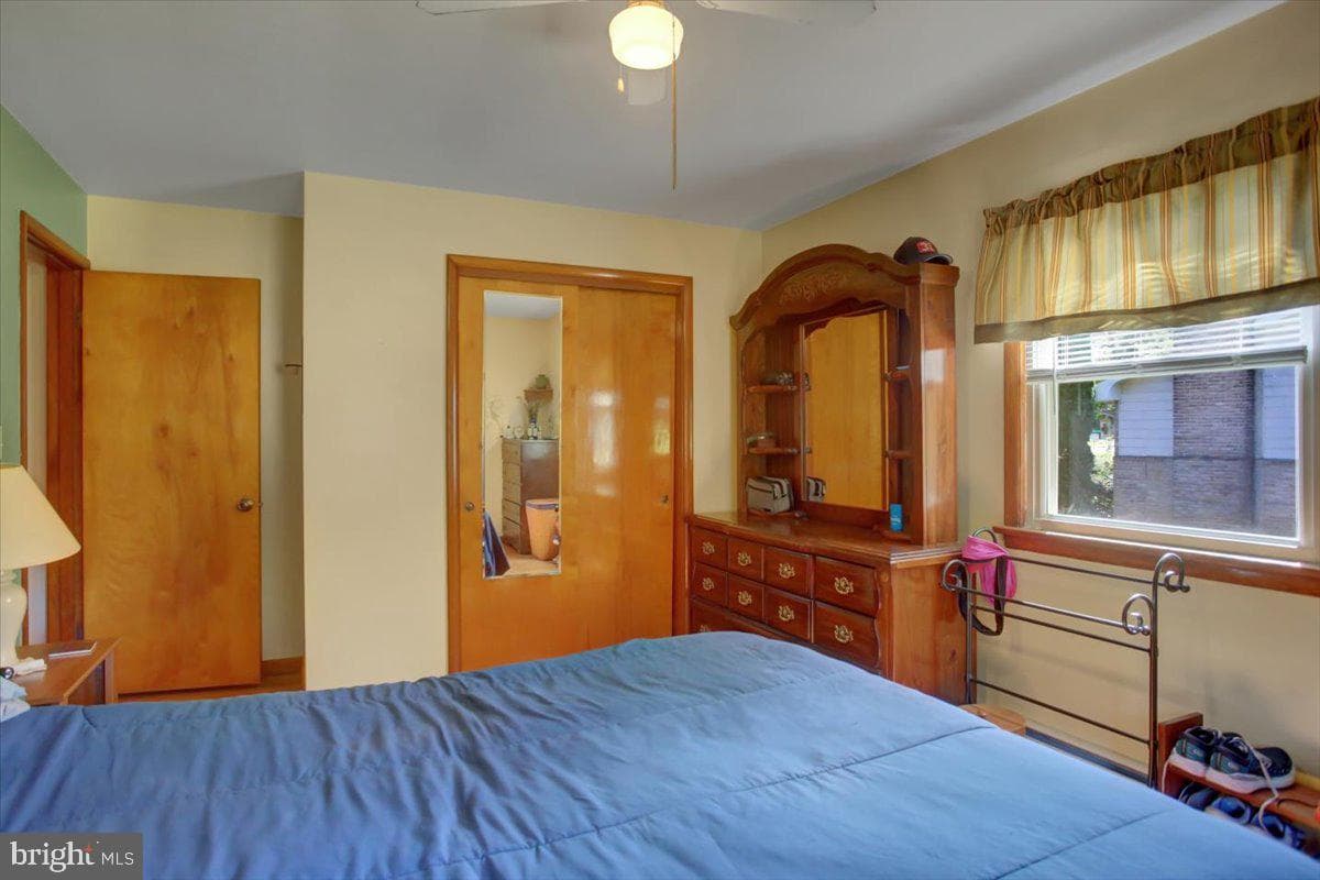 402 Lurgan Avenue photo 14