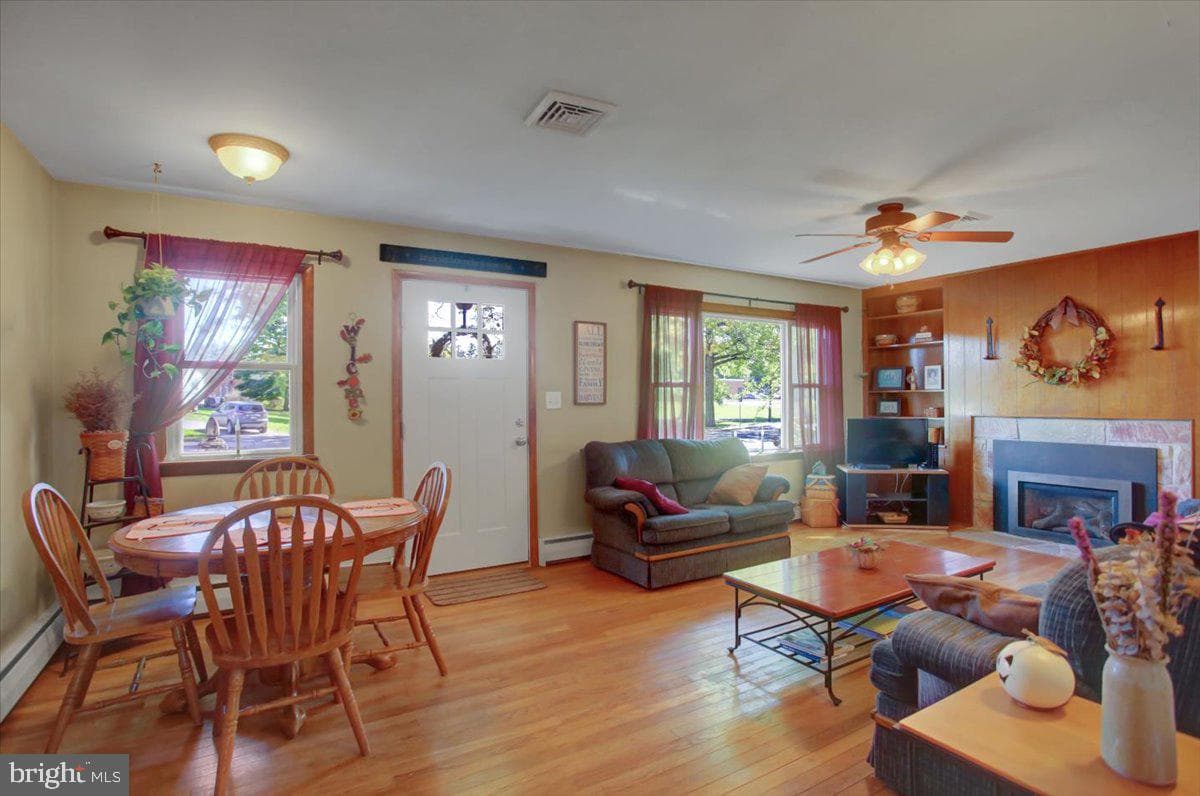 402 Lurgan Avenue photo 5