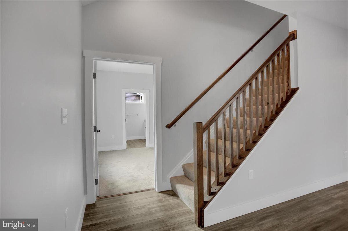 109 Baker And Russell photo 13