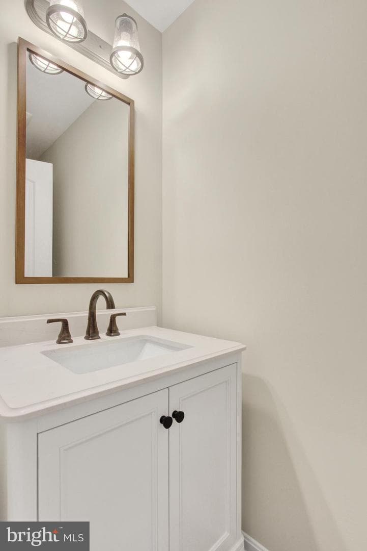 8844 Hillside Way photo 4